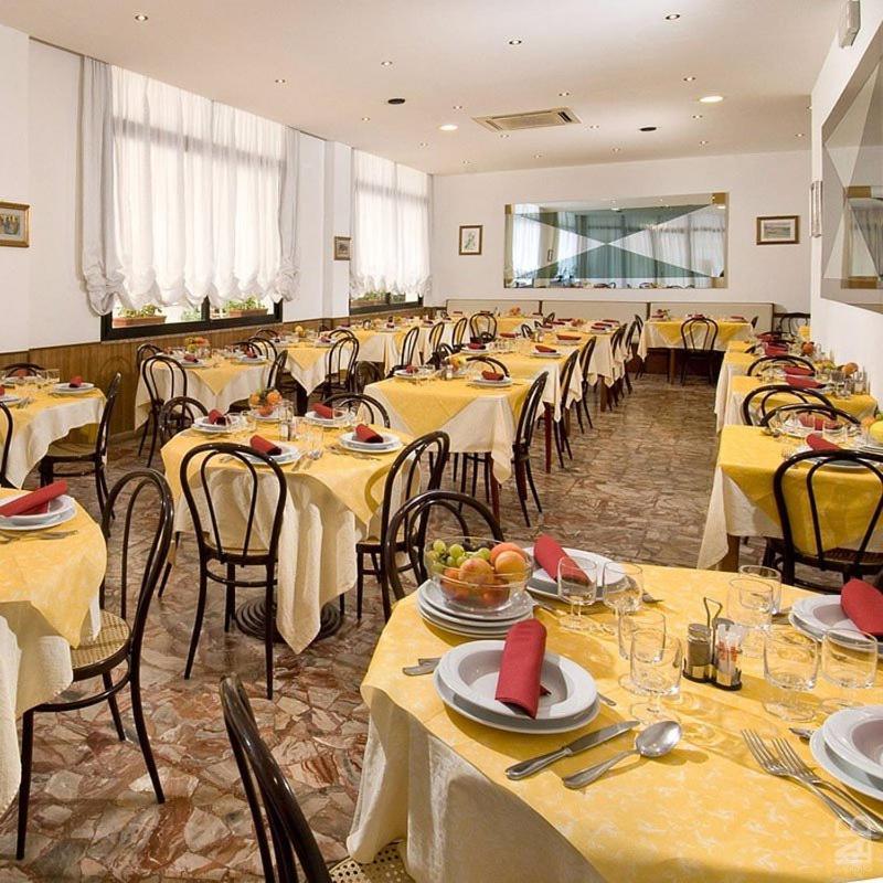Hotel Granada Каттолика Экстерьер фото