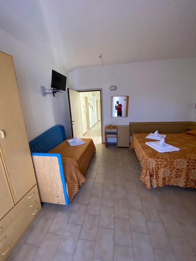 Hotel Granada Каттолика Экстерьер фото