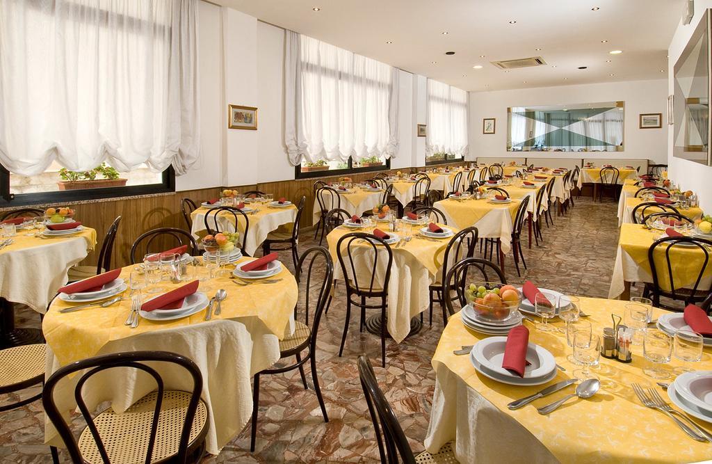 Hotel Granada Каттолика Экстерьер фото